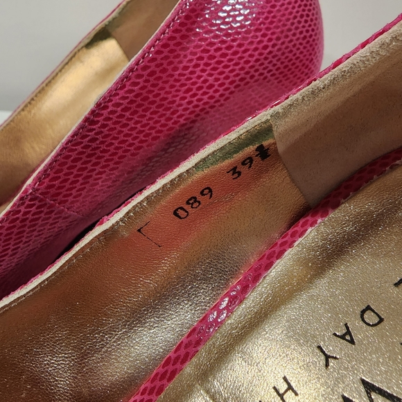 Ron White Pink Printed Leather Heels with Suede Bow - Picture 6 of 8